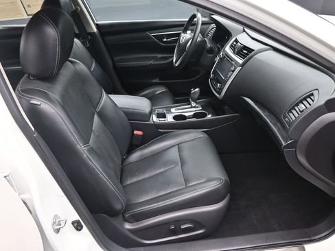 Used 2016 Nissan Altima 2.5 SL w/ 2.5 Technology Package image 24