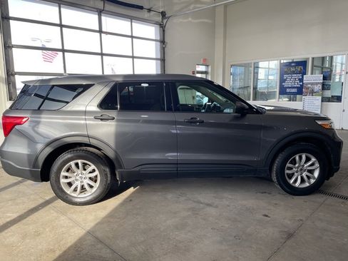 Used 2021 Ford Explorer 4WD w/ Class III Trailer Tow Package image 4