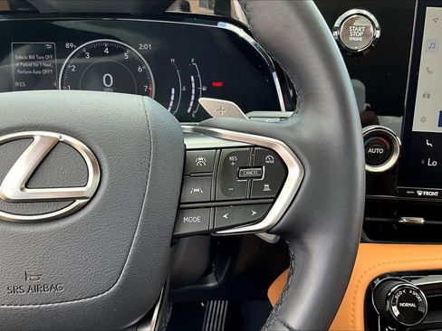 Used 2025 Lexus NX 250 FWD w/ Towing Package (2000 Lbs) image 22