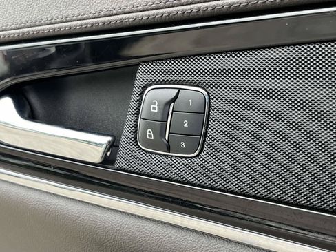 Used 2022 Lincoln Nautilus Reserve FWD image 17