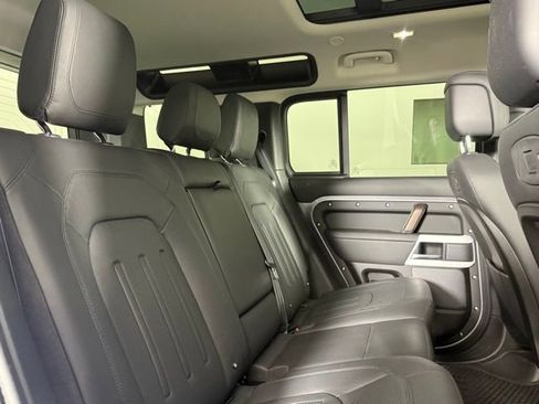 Used 2020 Land Rover Defender 110 First Edition image 29