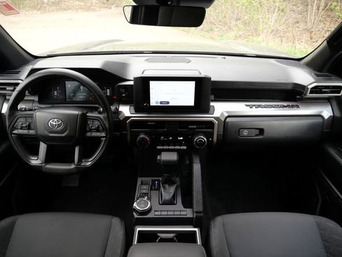 Used 2024 Toyota Tacoma SR5 AWD/4WD image 17