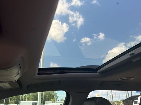 Used 2019 GMC Acadia SLT w/ Black Edition image 6