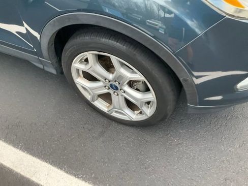 Used 2019 Ford Escape Titanium image 3