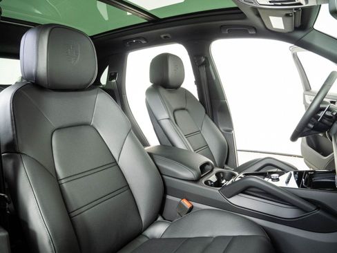 New 2026 Porsche Cayenne AWD/4WD image 24