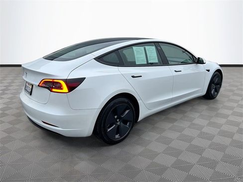 Used 2023 Tesla Model 3 Standard Range image 7