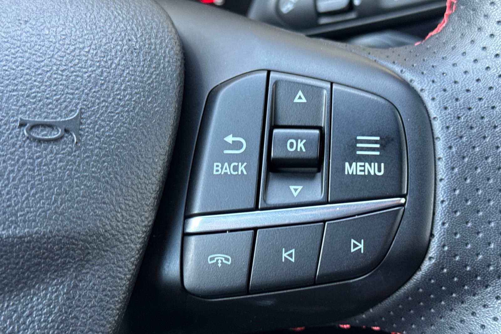 Used 2025 Ford Escape ST-Line FWD image 37