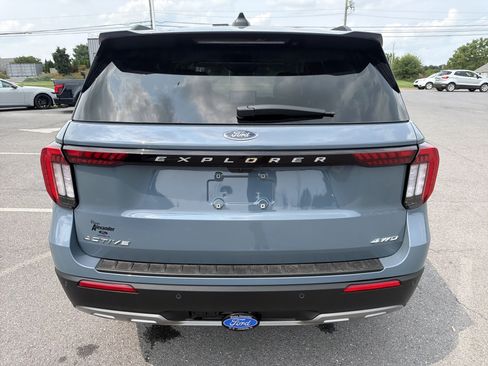 New 2026 Ford Explorer Active w/ Active Comfort Package AWD/4WD image 4