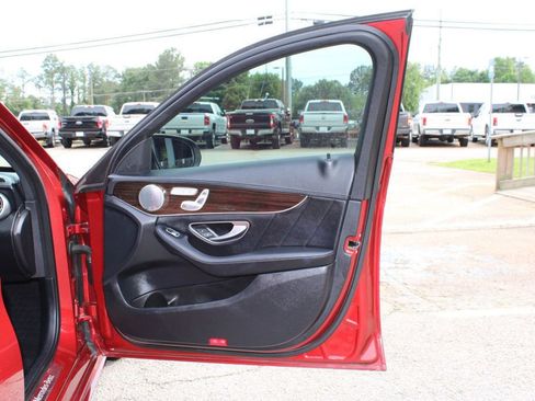 Used 2017 Mercedes-Benz C 300 Sedan image 29