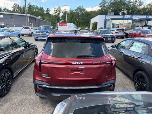 Used 2024 Kia Seltos X-Line AWD/4WD image 8