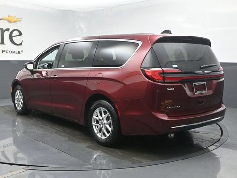 Used 2023 Chrysler Pacifica Touring-L FWD image 38