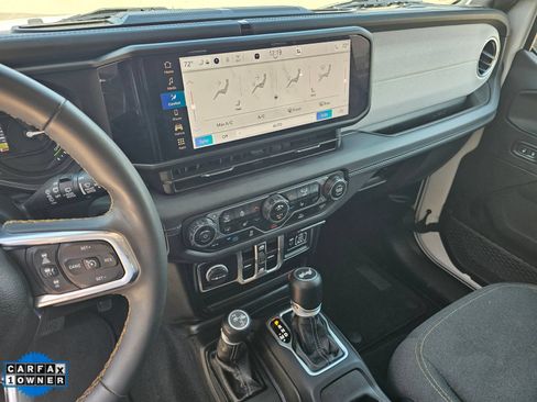 Used 2024 Jeep Wrangler Unlimited Sahara AWD/4WD image 21