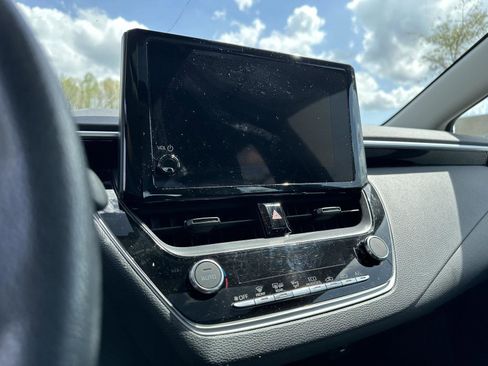 Used 2023 Toyota Corolla LE w/ LE Premium Package image 12