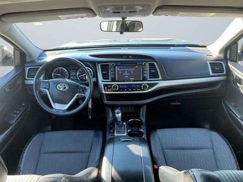 Used 2016 Toyota Highlander Plus image 12
