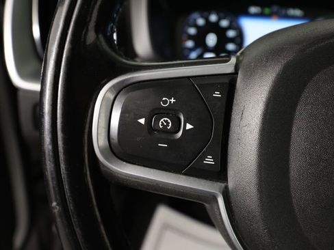 Used 2018 Volvo XC60 T5 Momentum w/ Vision Package image 33