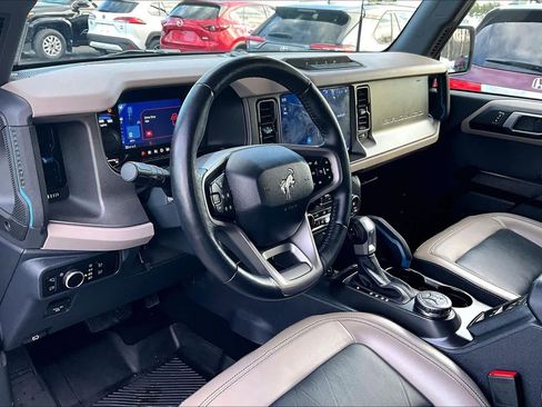 Used 2024 Ford Bronco Wildtrak image 15