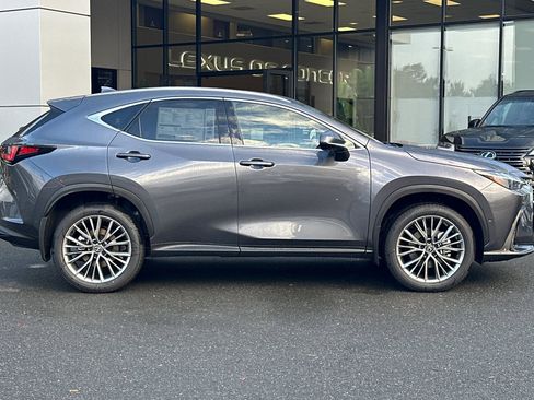 New 2026 Lexus NX 350 350h Luxury image 3