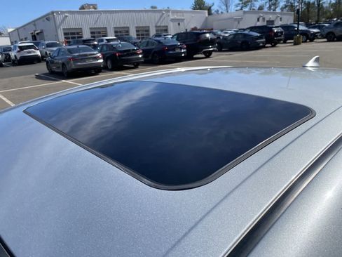 Used 2022 Toyota Camry SE w/ Cold Weather Package image 19