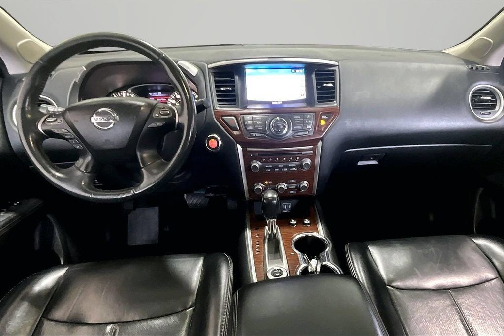 Used 2018 Nissan Pathfinder Platinum AWD/4WD image 7