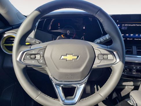 New 2026 Chevrolet Trax LT w/ Sunroof Package image 16