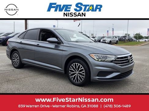 Used 2020 Volkswagen Jetta SE FWD image 1