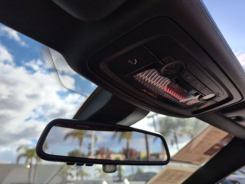 Used 2016 BMW M6 Convertible image 27