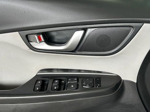 Used 2023 Hyundai Kona SEL FWD image 29
