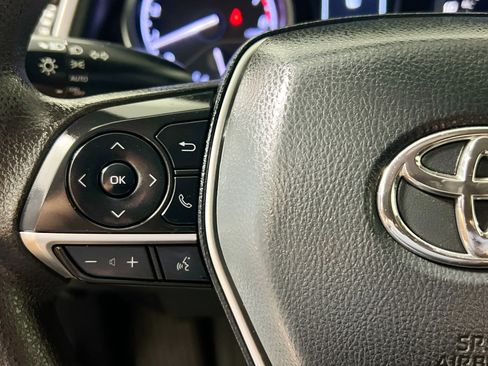 Used 2024 Toyota Camry LE w/ Convenience Package image 18