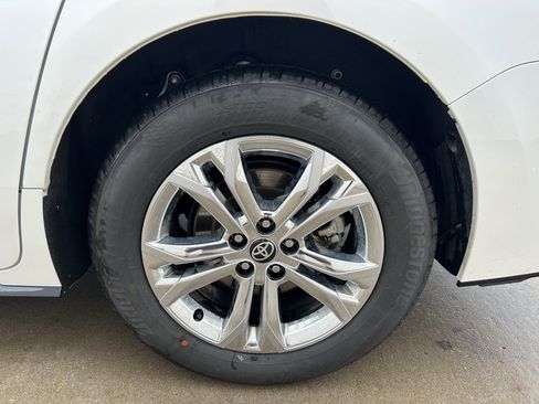 Certified 2023 Toyota Sienna Platinum AWD/4WD image 11