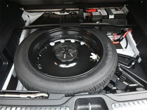 New 2025 Mercedes-Benz GLC 300 image 14