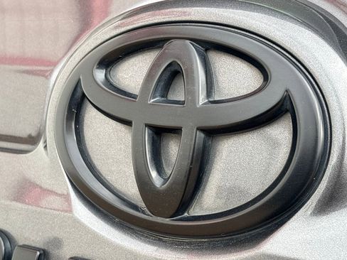 Used 2018 Toyota 4Runner SR5 Premium image 31