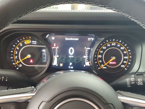 New 2025 Jeep Wrangler Sahara image 25