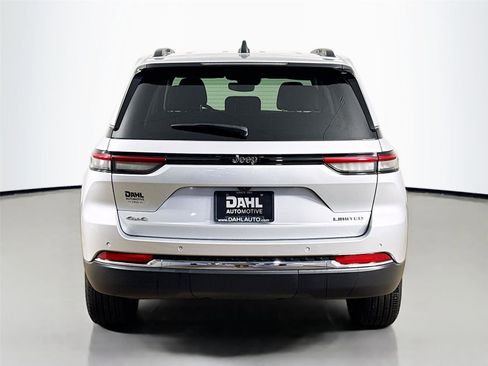 Used 2023 Jeep Grand Cherokee Limited w/ Trailer Tow Prep Group (B) AWD/4WD image 12