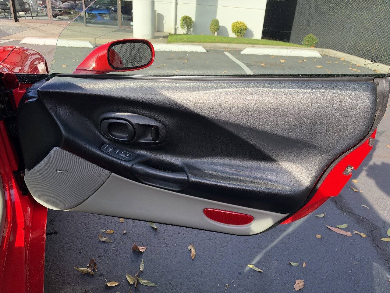Used 1998 Chevrolet Corvette Coupe RWD image 13