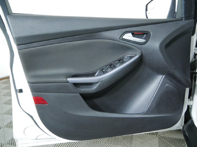 Used 2014 Ford Focus Titanium FWD image 20