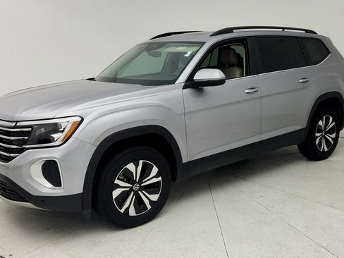 Used 2024 Volkswagen Atlas SE FWD image 4
