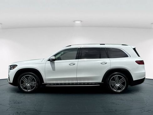 Used 2025 Mercedes-Benz GLS 450 4MATIC image 3