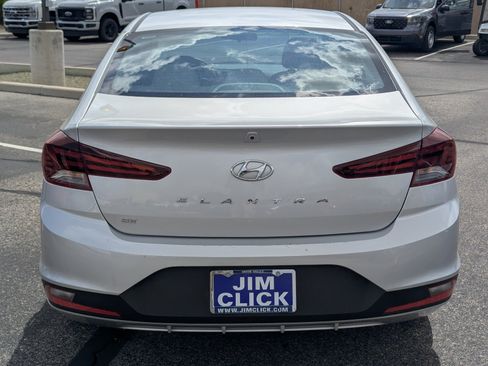 Used 2019 Hyundai Elantra SE FWD image 3
