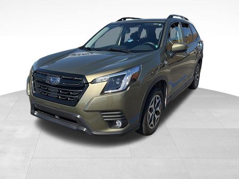 Used 2024 Subaru Forester Premium image 1