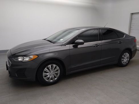 Used 2019 Ford Fusion S FWD image 2