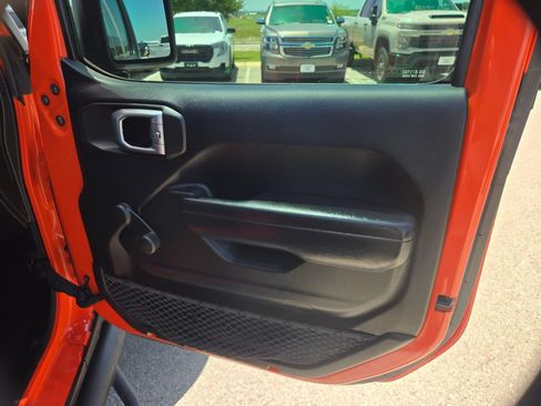 Used 2018 Jeep Wrangler Unlimited Sport AWD/4WD image 28