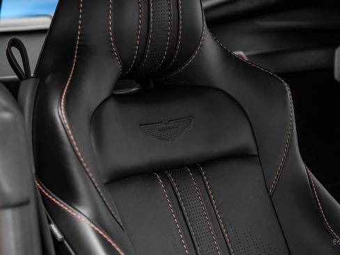 Used 2020 Aston Martin V8 Vantage Coupe RWD image 57