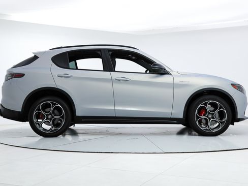 New 2025 Alfa Romeo Stelvio Sprint w/ Veloce Package AWD/4WD image 6