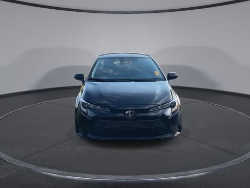 Used 2026 Toyota Corolla LE FWD image 3