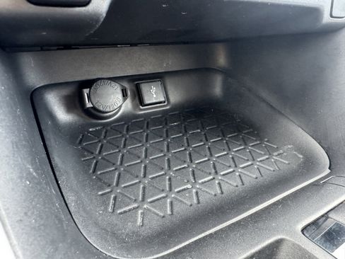 Used 2021 Toyota RAV4 XLE image 27