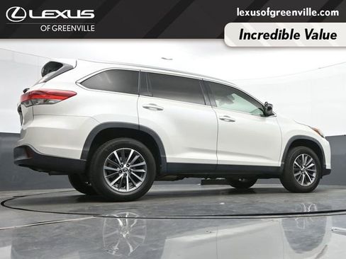 Used 2019 Toyota Highlander XLE image 34