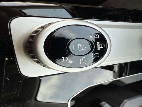 New 2026 Mitsubishi Outlander SE FWD image 31