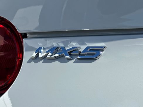 Used 2018 MAZDA MX-5 Miata Grand Touring image 21