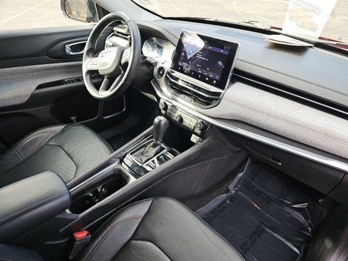 Used 2022 Jeep Compass Latitude image 14