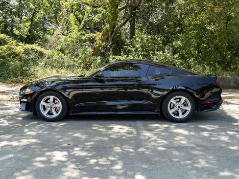 Used 2021 Ford Mustang Coupe RWD image 6